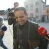 L'imam Hassan Iquioussen à la sortie d'une audience au tribunal de Mons assigné à résidence, refuse son extradition en France