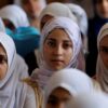 Les filles de la douzième année, qui ont été interdites d'école par les talibans, ont été invitées à passer les examens de fin d'études.