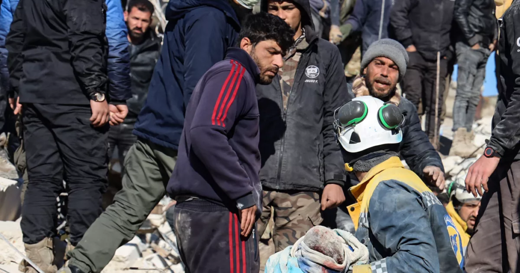 Les autorités Turques affirment qu'au moins 38 044 personnes ont perdu la vie et dont plus de 5 800 en Syrie 