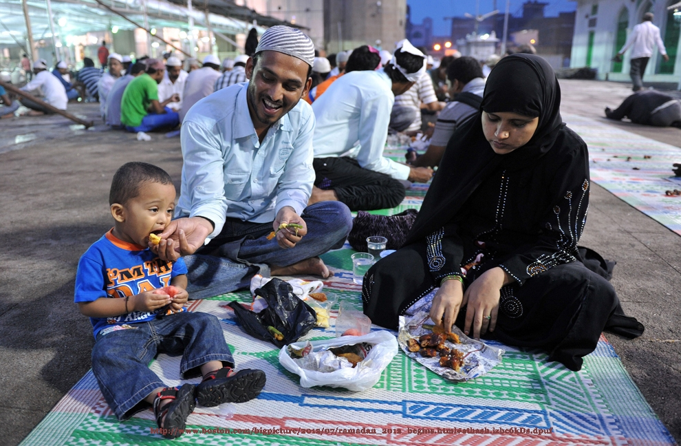 Les musulmans indiens célèbrent le début du ramadan