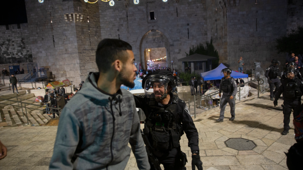 Israël interdit les visites des non-musulmans dans l'enceinte d'al-Aqsa jusqu'à la fin du ramadan