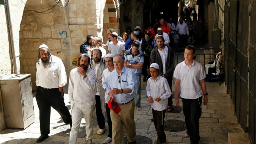 Des centaines de colons israéliens entrent par effraction dans la mosquée Al-Aqsa sous protection policière