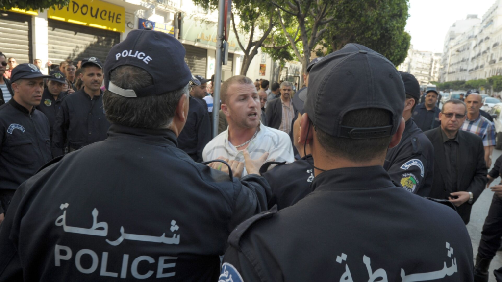 Un homme armé poignarde l'imam d'une mosquée pendant la prière de dohr en Algérie